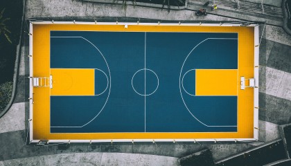 开云品牌-“弯道飞旋：漂移舞者的极致展演”，弯道漂移什么意思